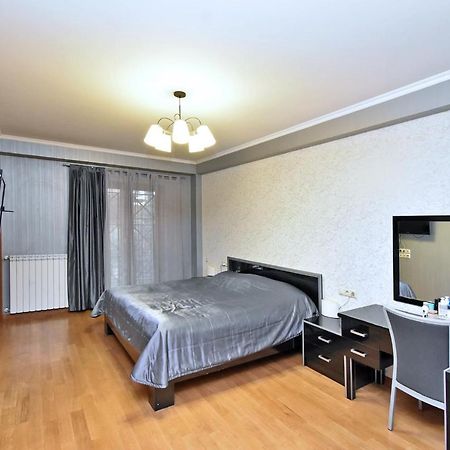 Dos Guest House エレバン エクステリア 写真